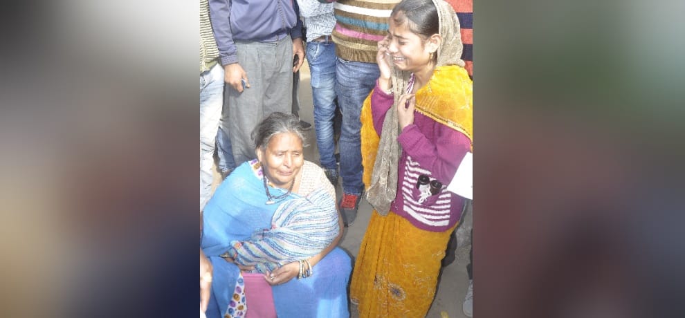 eleven months old girl child dead due to late medication in bk hospital in faridabad 