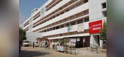 eleven months old girl child dead due to late medication in bk hospital in faridabad 