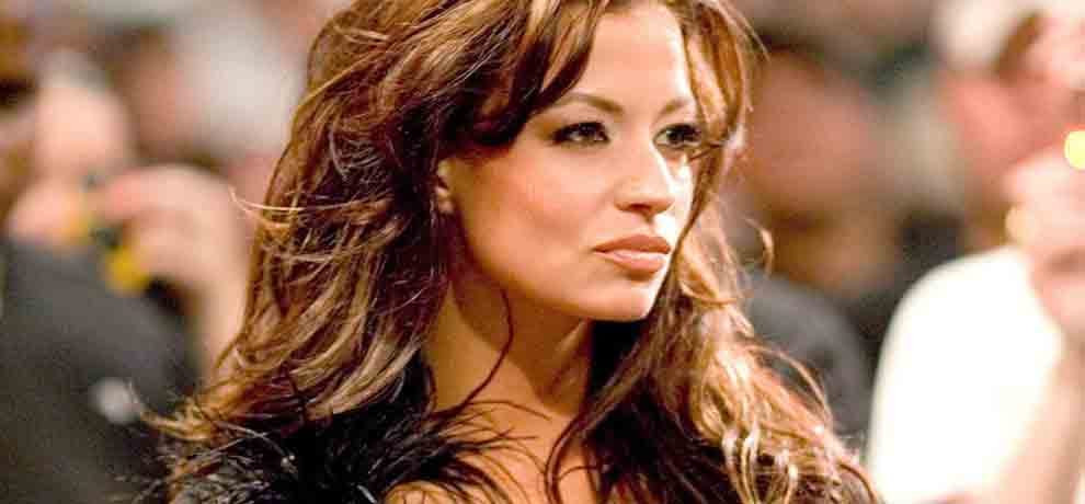 candice michelle returns after 8 years and wins retirement match