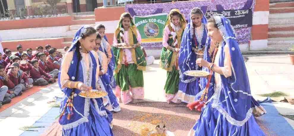 नाटक के माध्यम से बेटी बचाओ का दिया संदेश