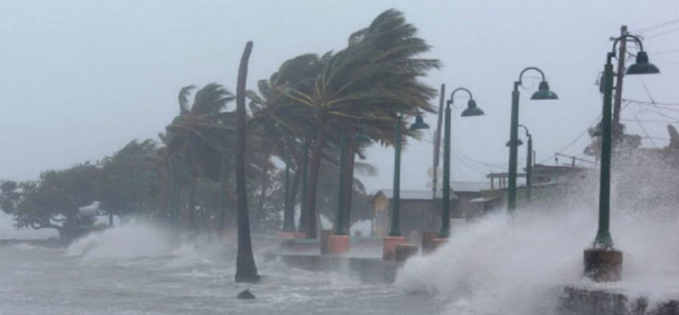 IMD Says- Cyclone Ockhi weakens, may not hit Gujarat 