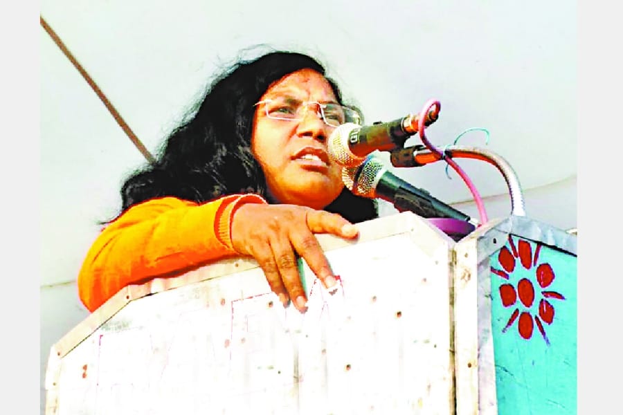 BJP MP said, poor people are not getting benefits of government plans 