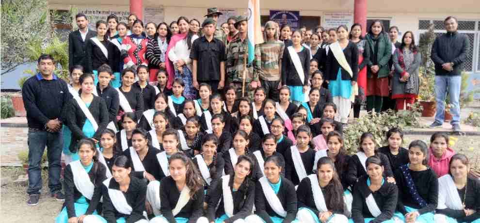 त्रिशा कॉलेज में मनाया सशस्त्र सेना दिवस