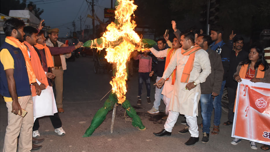 vishva hindu parishad celebrate six december and muslims says black day 