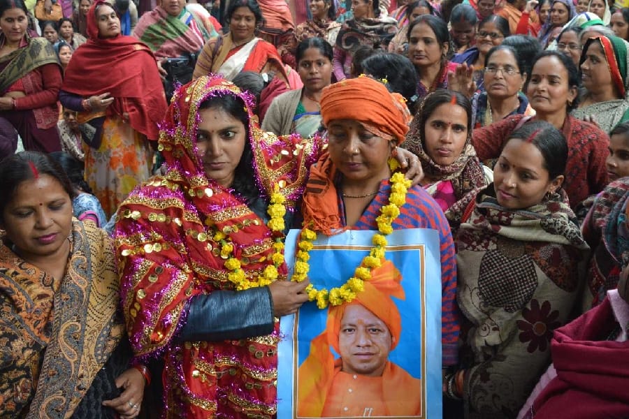 woman who did marriage with yogi adityanath pic sent to jail.