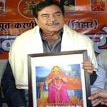 karni sena give honour to Shatrughan Sinha for speaking against padmavati