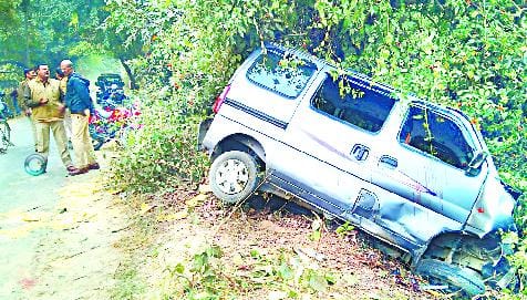 UP 100 car rams Marian in school van, many children and teachers injured