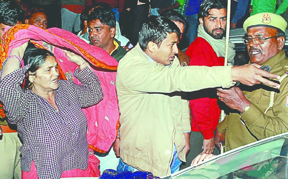 delhi police constable beat sub inspector