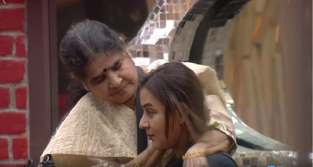 Shilpa Shinde mother and Puneesh Sharma father in bigg boss house