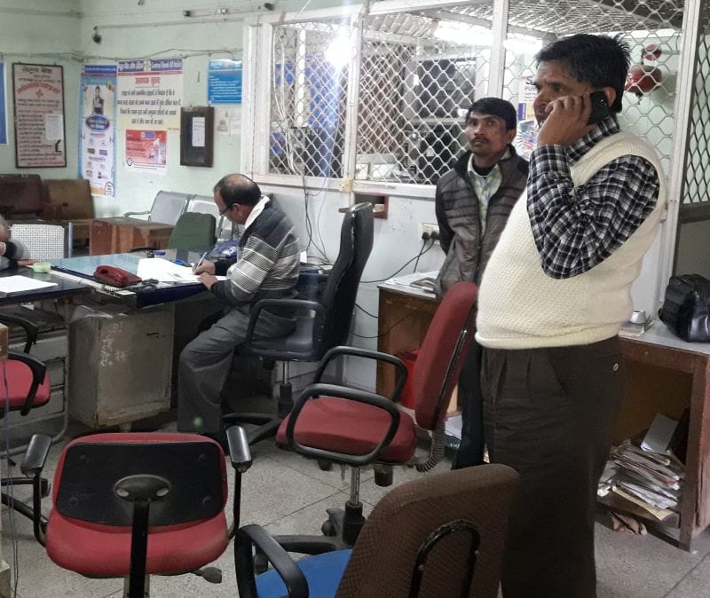 सेंट्रल बैंक में चोरी, 6.74 लाख रुपये बचे