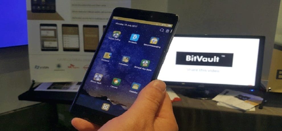 Indians not able to save themselves from digital devices in holidays