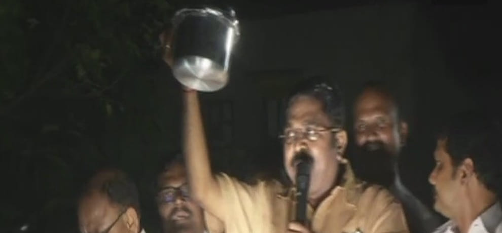 TTV dinakaran started campaigning for RK nagar by polls with new symbol pressure cooker