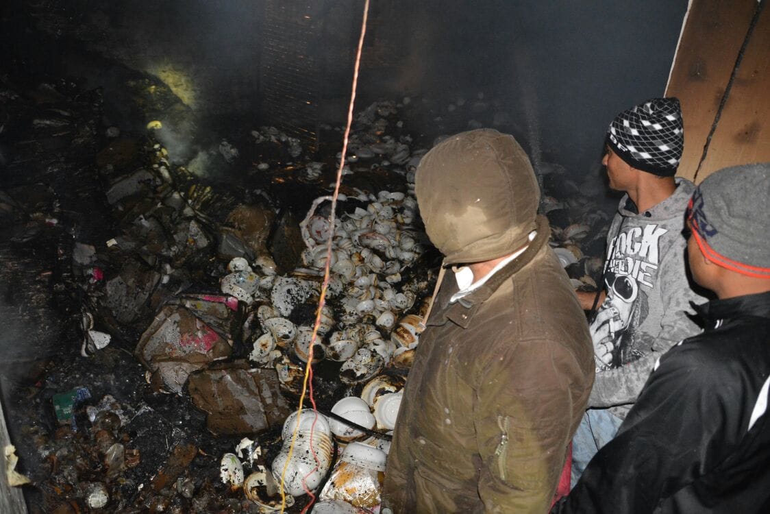 fire in crockery go-down in firozabad