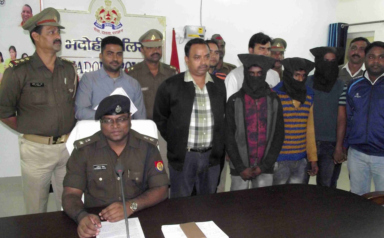 police arrest three  highway robber at bhadohi 