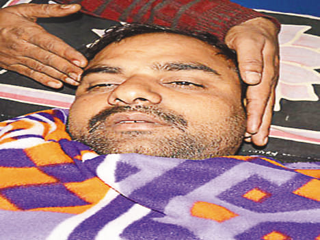 8 injured in bus and tempo collision