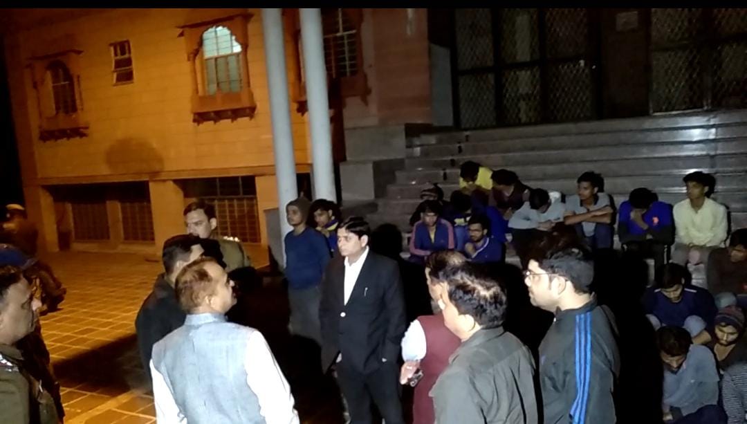 Student clash in jaipur, police arrested hundred stuents