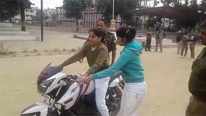 LADY CONSTABLES WERE GIVEN BIKE TRAINING IN MEERUT