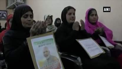 MUSLIM WOMEN PRAISES PM NARENDRA MODI ON TEEN TALAQ, PRAYS FOR WIN IN GUJARAT