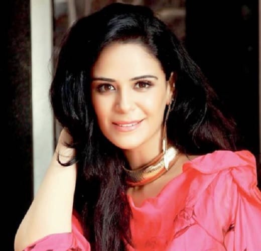 Bigg Boss 11 contestant Hina Khan says i am very jealous of Mona Singh