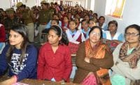 छात्राओं को पावर एंजेल बनाने के लिए पुलिस ने दिए टिप्स