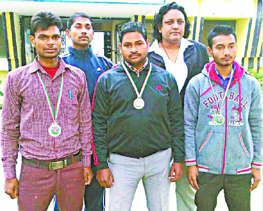 स्टेट पॉवर लिफ्टिंग में चमके अजय, विनोद और अभिषेक