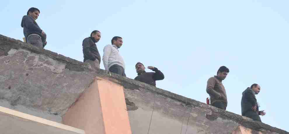 सरकारी भवन में हुआ शार्ट सर्किट, मची अफरा-तफरी