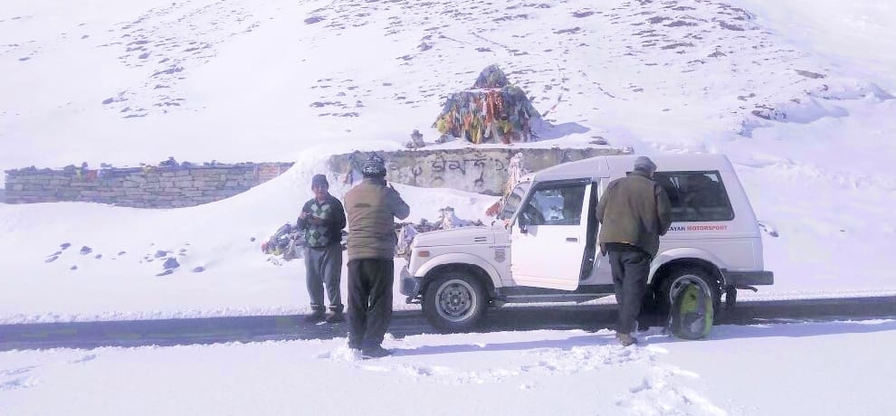 jalori pass closed due to fresh snowfall in himachal