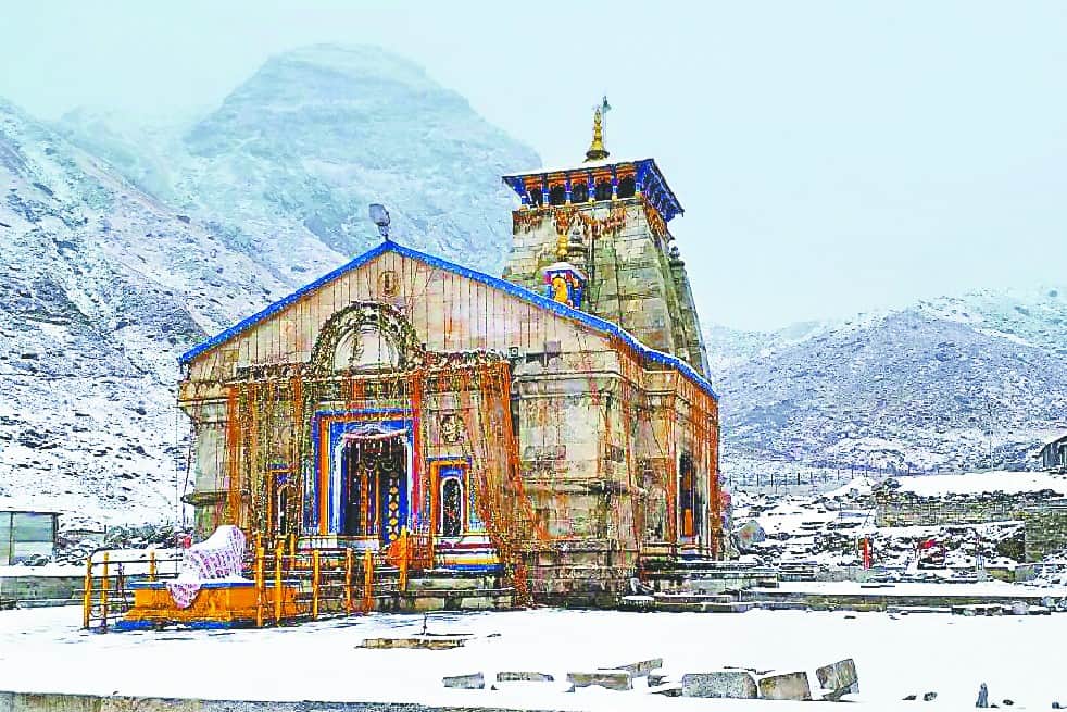 snowfall photo in uttarakhand chardham 2017