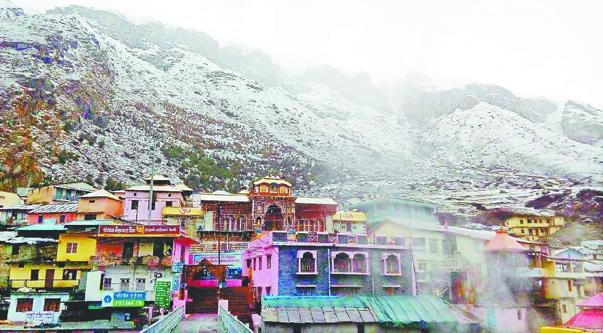snowfall photo in uttarakhand chardham 2017