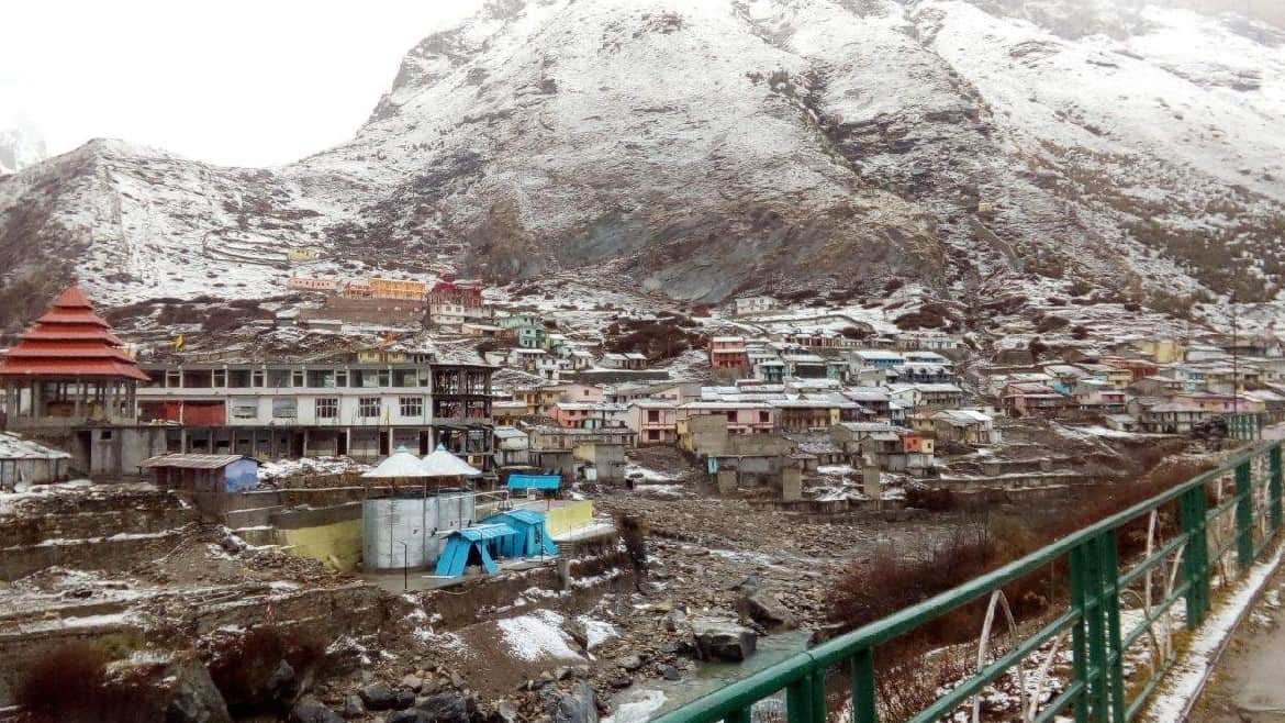 snowfall photo in uttarakhand chardham 2017