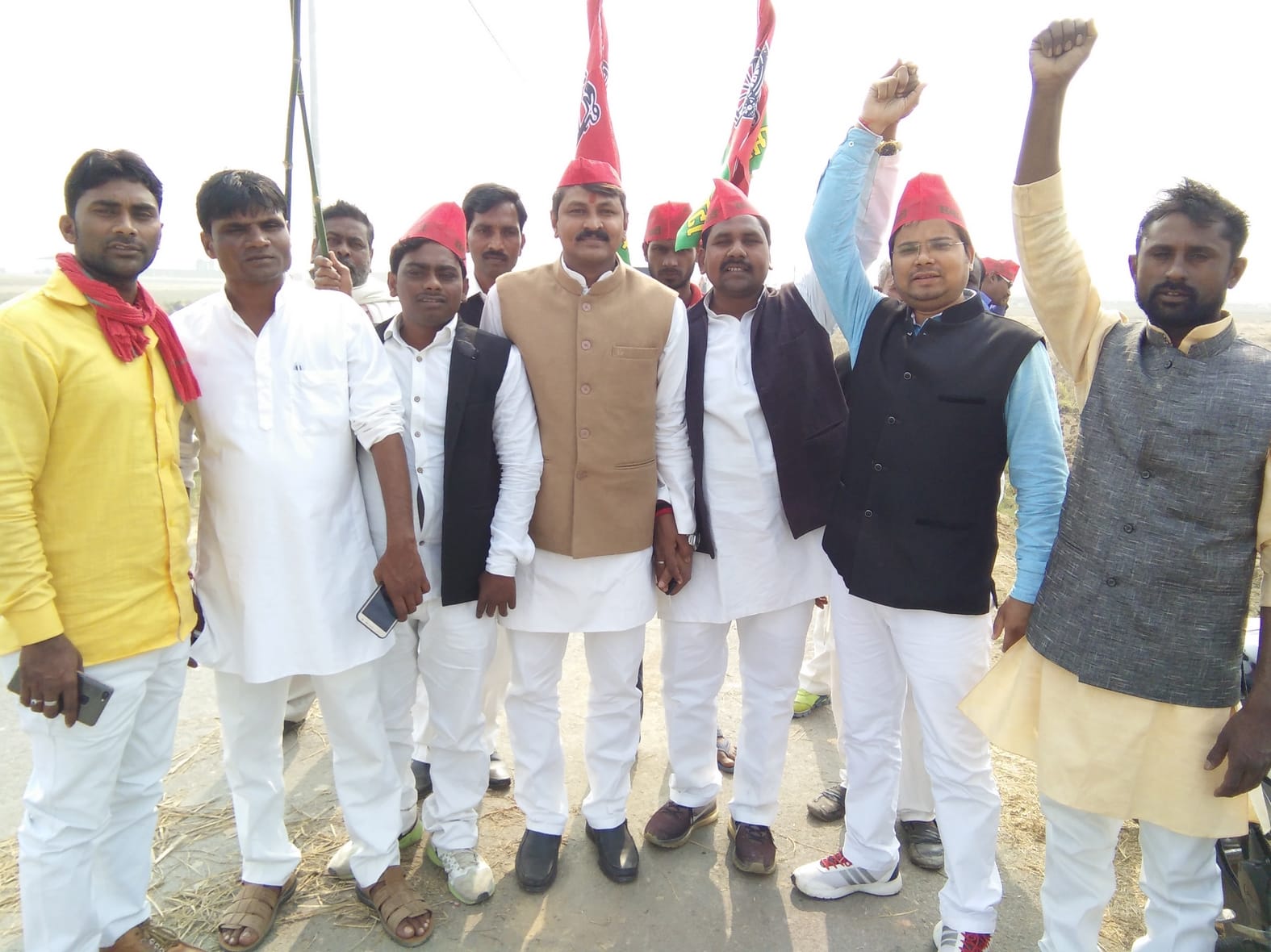 samajwadi party Do protest in purvanchal against electricity tariff hike