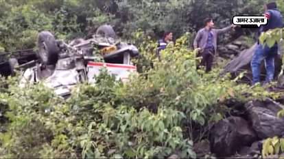 4 dead 8 injured after vehicle falls in cliff near Teen Dhara Uttarakhand