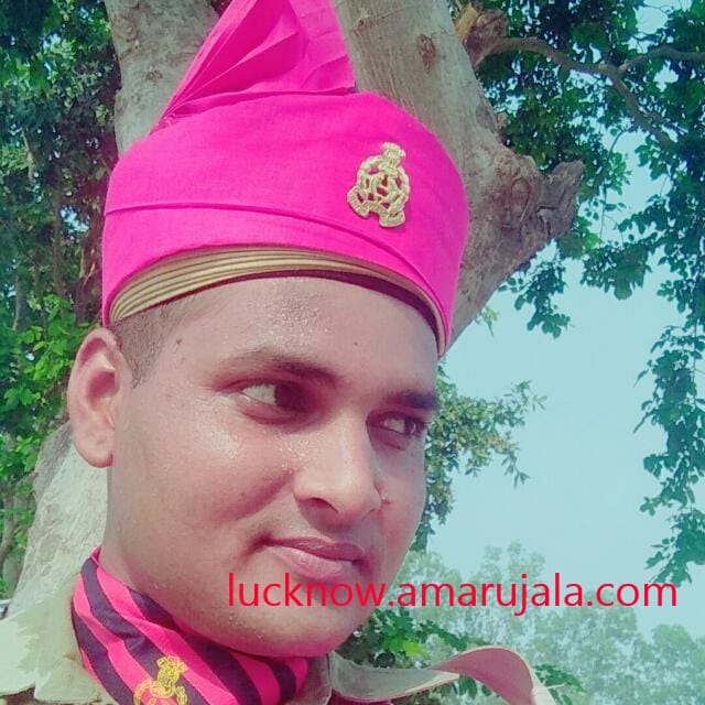 sepoy who sent message to a student got suspended.
