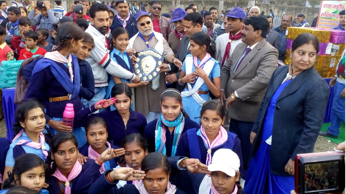 स्काउट में रॉयन और गाइड में जीजीआईसी पुवायां ओवरआल चैंपियन