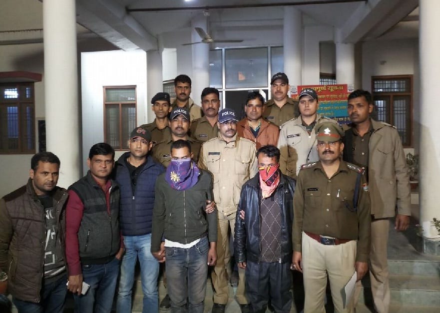 Two Nepalese caught with eight kg charas 