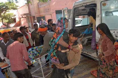 girl in mathura died due to electricity current in vehicle 