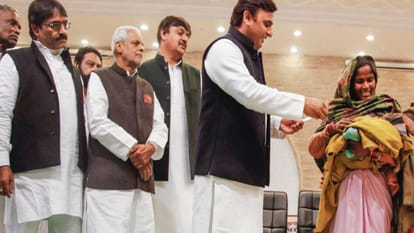 Akhilesh Yadav adopted Khajchani's village Dhokkal