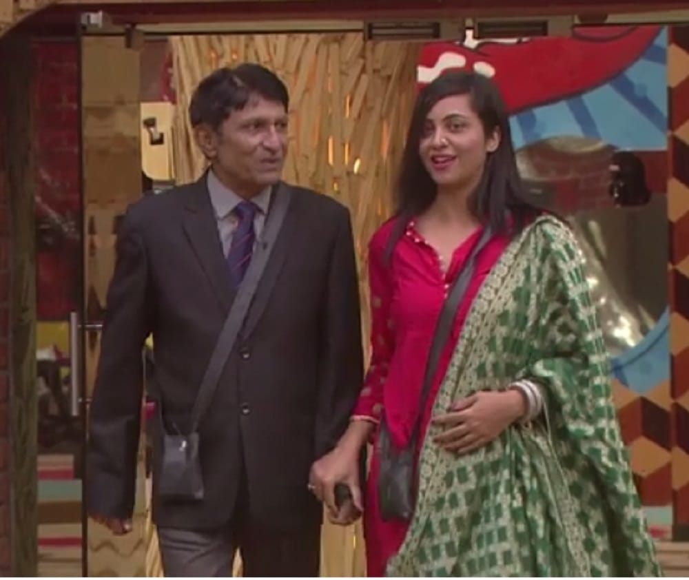 Arshi Khan Father Visits Bigg Boss 11 Show
