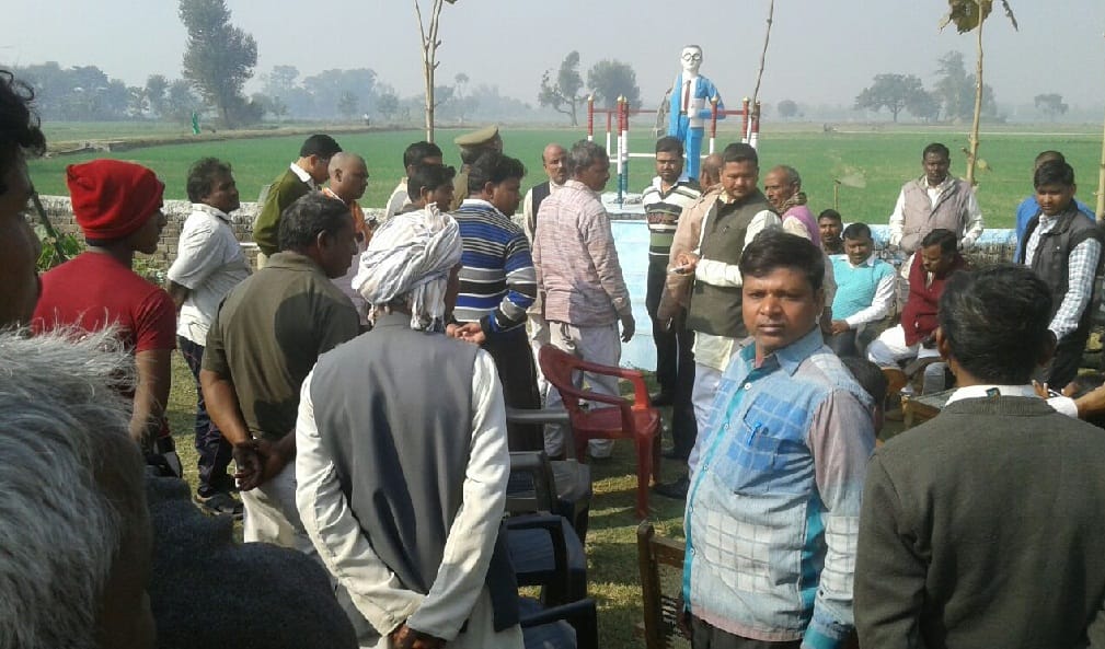 अंबेडकर की प्रतिमा क्षतिग्रस्त करने पर बवाल