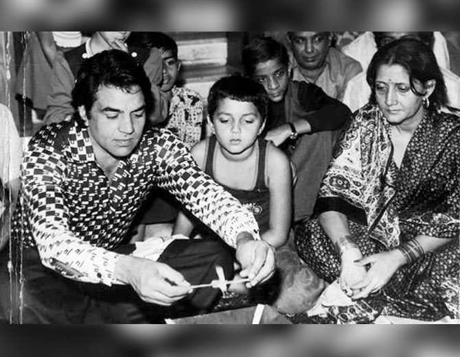 bollywood actor dharmendra family, hema malini, prakash kaur