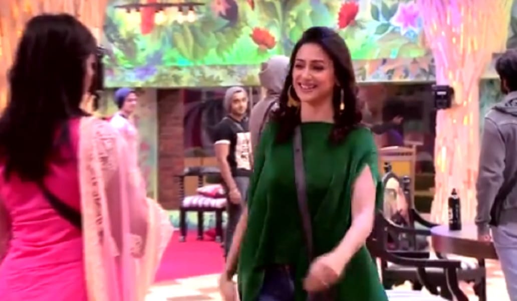 Twitter Trolls Bigg Boss 11 As Hiten Tejwani Not Allowed To Talk Wife Gauri   Pradhan On The Show