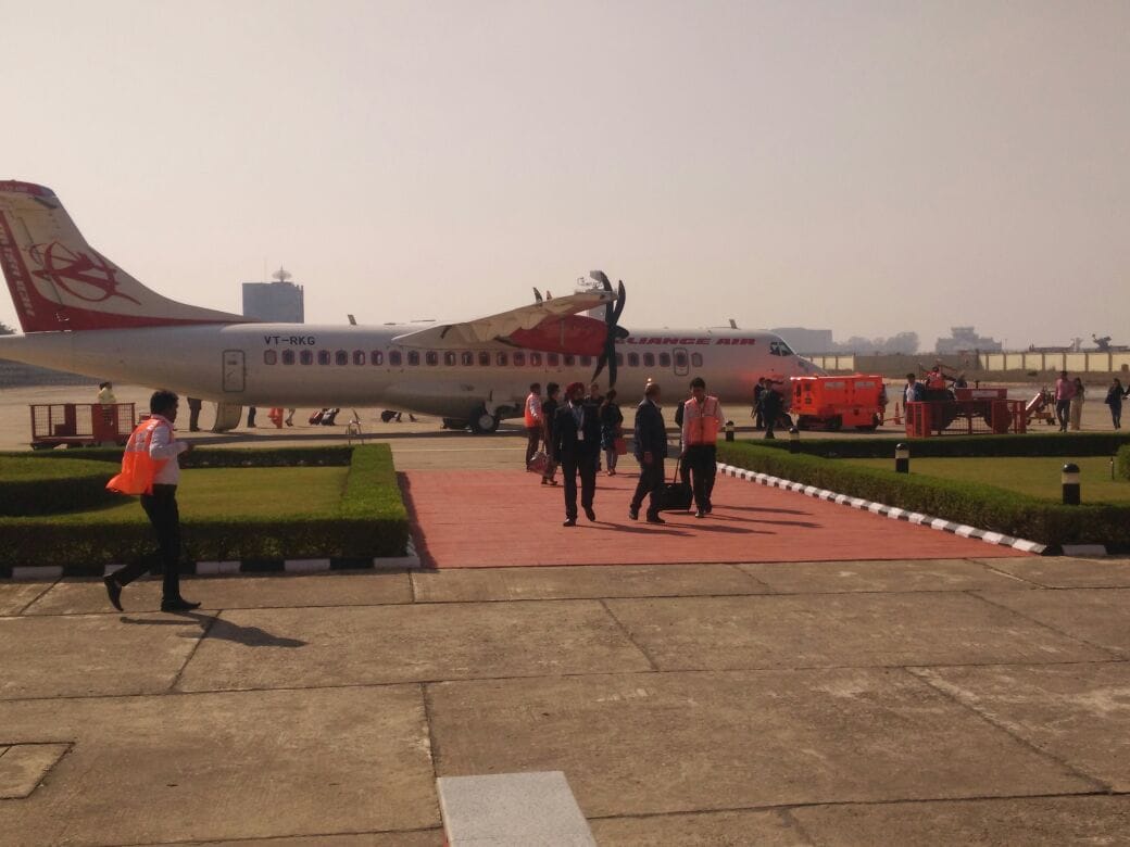Cab company will pay fines if the driver leaves the flight due to negligence