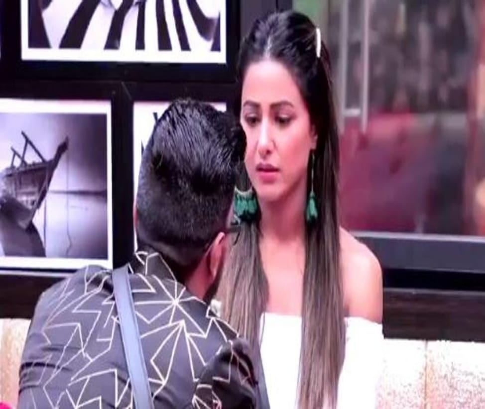 bigg boss 11 when hina khan meets boyfriend shilpa shinde makes fun