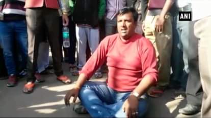 JOURNALIST SHOT BY UNIDENTIFIED MEN IN KANPUR