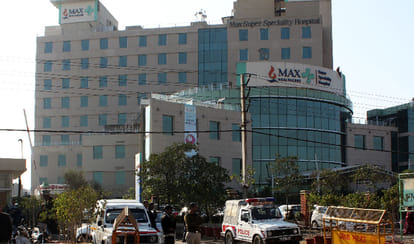 doctors supporting max hospital and will take decision against government
