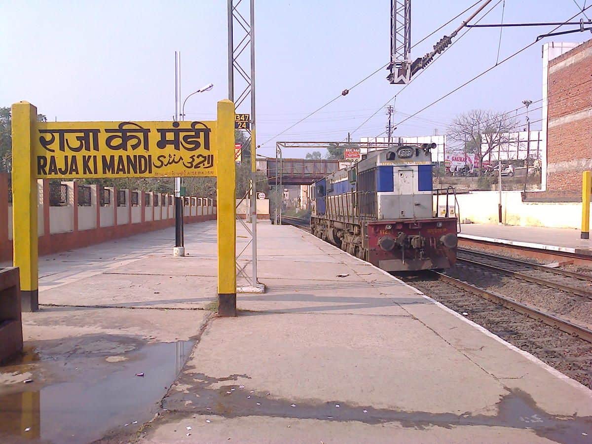 Smog And Pollution Increase AQI Reached 399 In Agra City