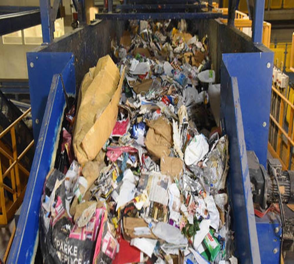 Thousands of tons paper waste plant to china form england for recycling