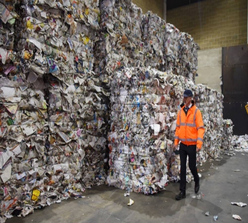 Thousands of tons paper waste plant to china form england for recycling
