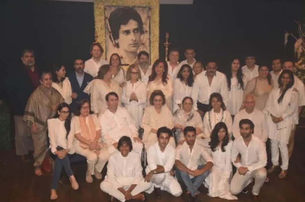 Bollywood celebrities arrived to Shashi Kapoor Prayer Meet See Pics 