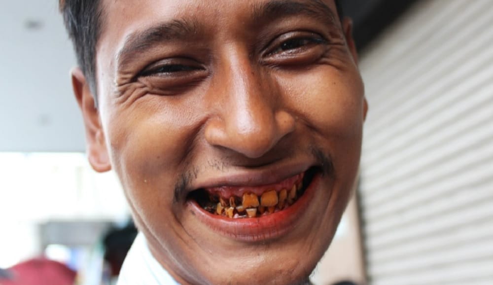 If Tobacco eating blacken your teeth then this easy home remedy will help to revive its colour back